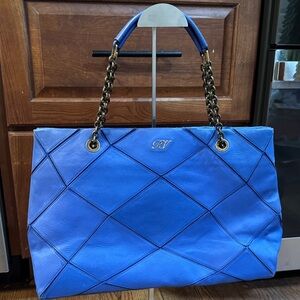 Roger Vivier Prismick tote bag in blue leather with a chain handle